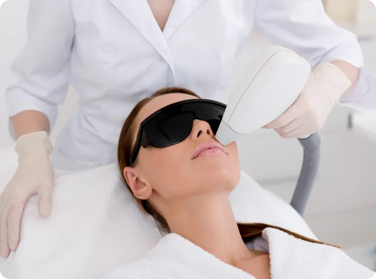 Person getting a cryo + thermo facial